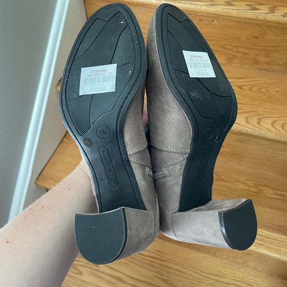 Liz Claiborne knee high faux suede boots - Picture 2 of 5